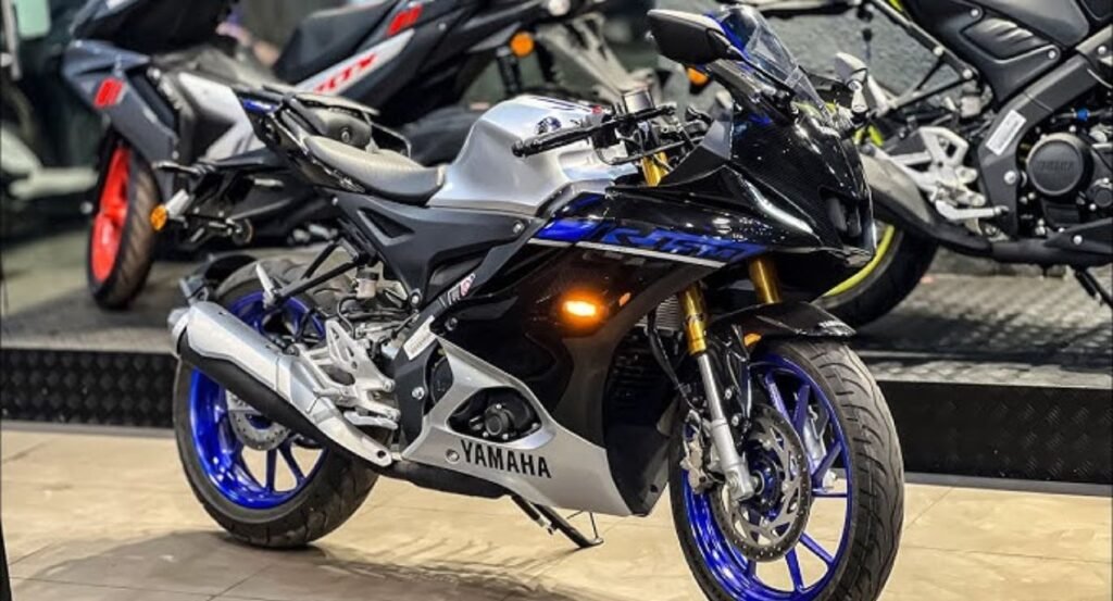Yamaha R15 V4